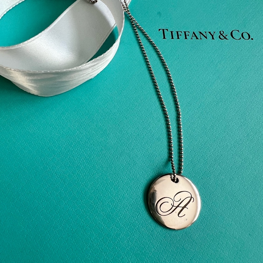 Tiffany Notes Alphabet A large disc charm necklace - Picture 2 of 13